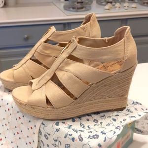 Zip up wedges